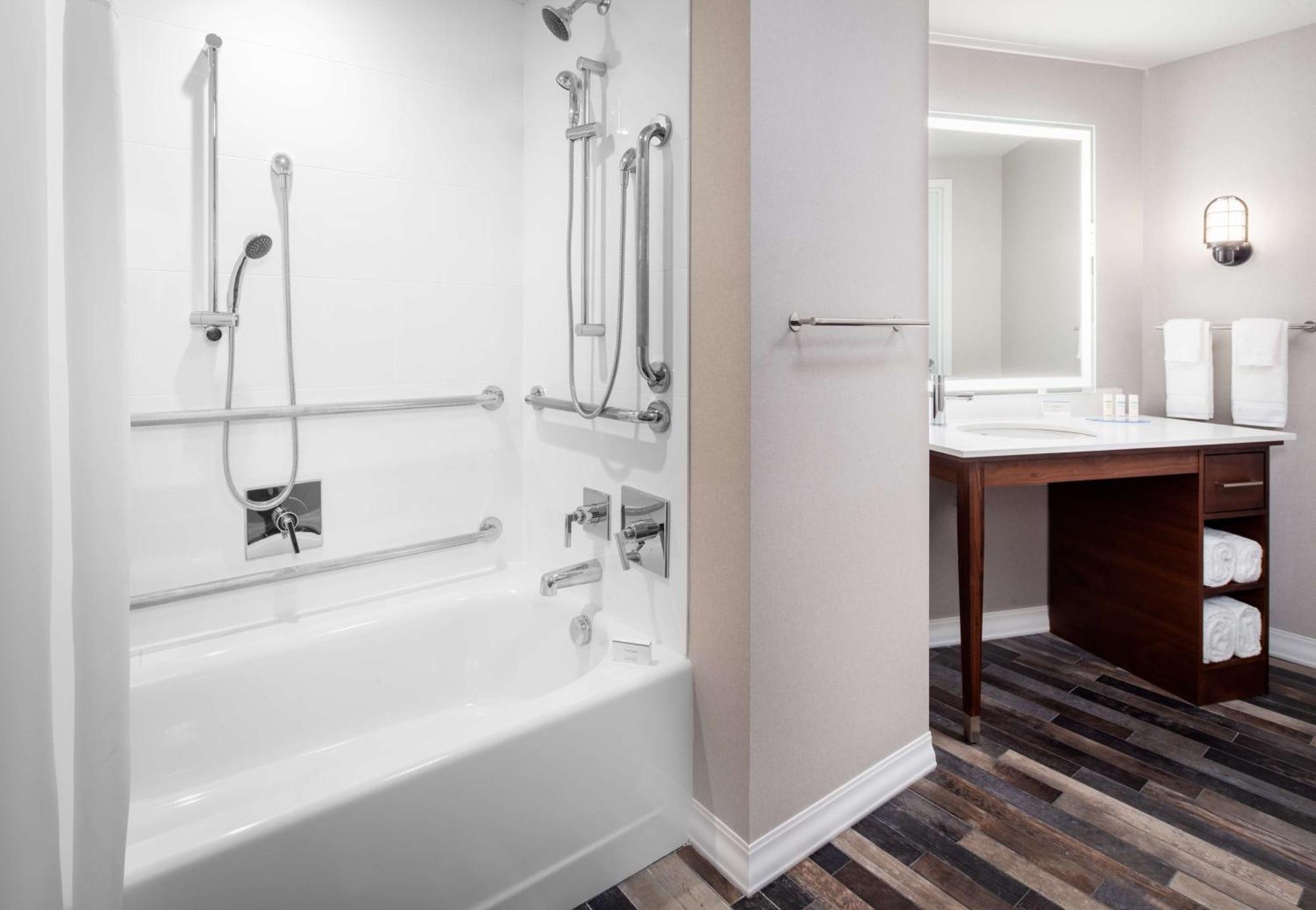 Hampton Inn Boston Seaport District エクステリア 写真